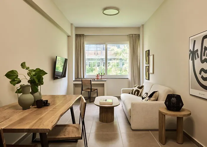 Vision Akadimias Suites